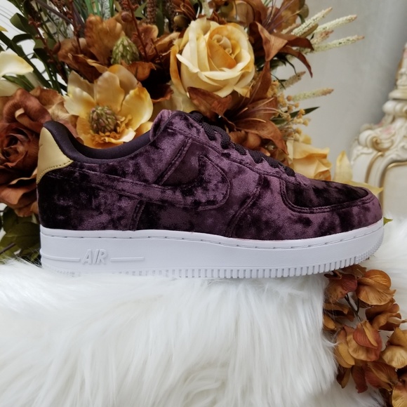 Nike Air Force 1 '07 Premium Velvet Shoes - Picture 8 of 8